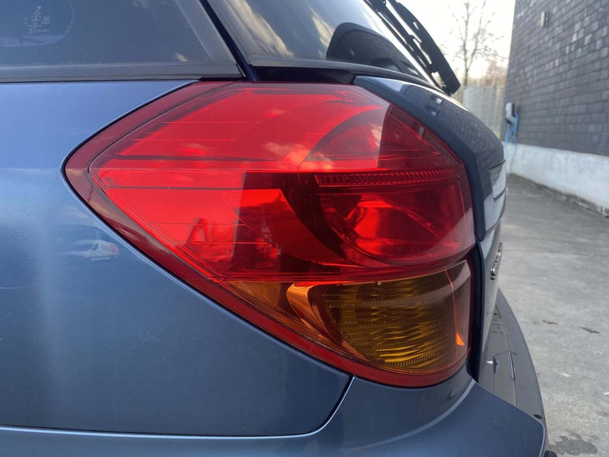 Subaru Legacy 4 original R&uuml;cklicht R&uuml;ckleuchte Schlussleuchte links Kombi Bj.2005